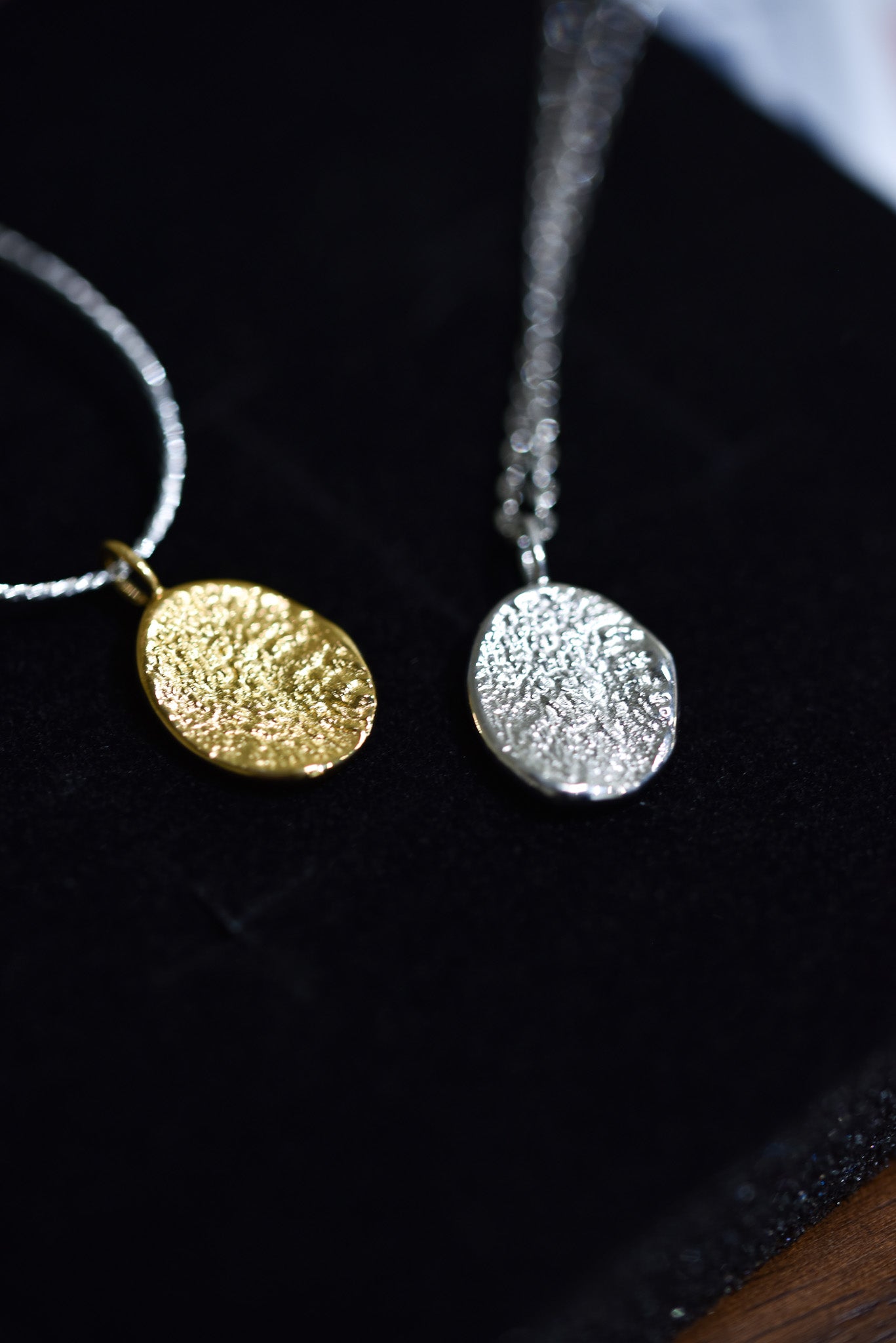 (Single) Imprint Pendant - 18K Gold